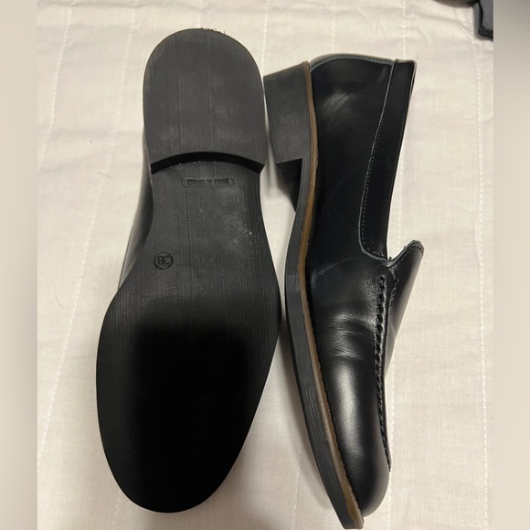 Enzo Tesoti Women's Loafer Size 38/7.5-8 Black Leather Slip-On EUC - Picture 4 of 10